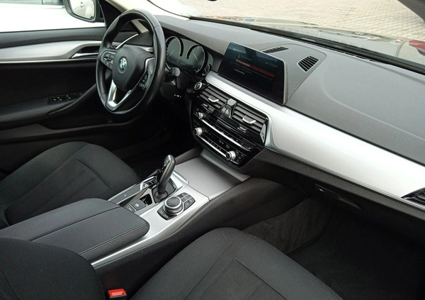 BMW Seria 5 cena 77900 przebieg: 221062, rok produkcji 2019 z Warszawa małe 466